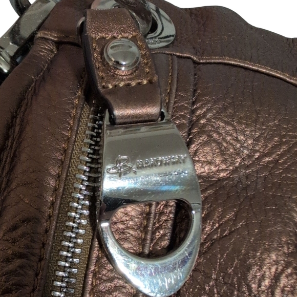 B Makowsky Metallic Copper Y2K Soft Leather Cross Body Purse